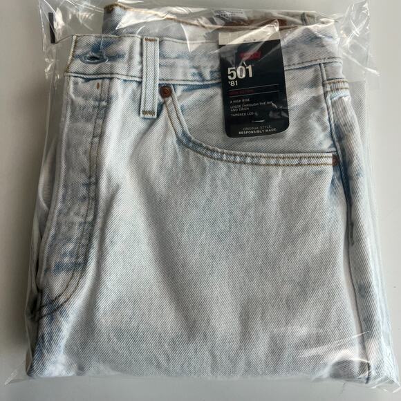 Levi's Premium Women 501 '81 Button Fly Tapered Leg Jeans 26x31 Ice Blue NWT - Picture 13 of 13